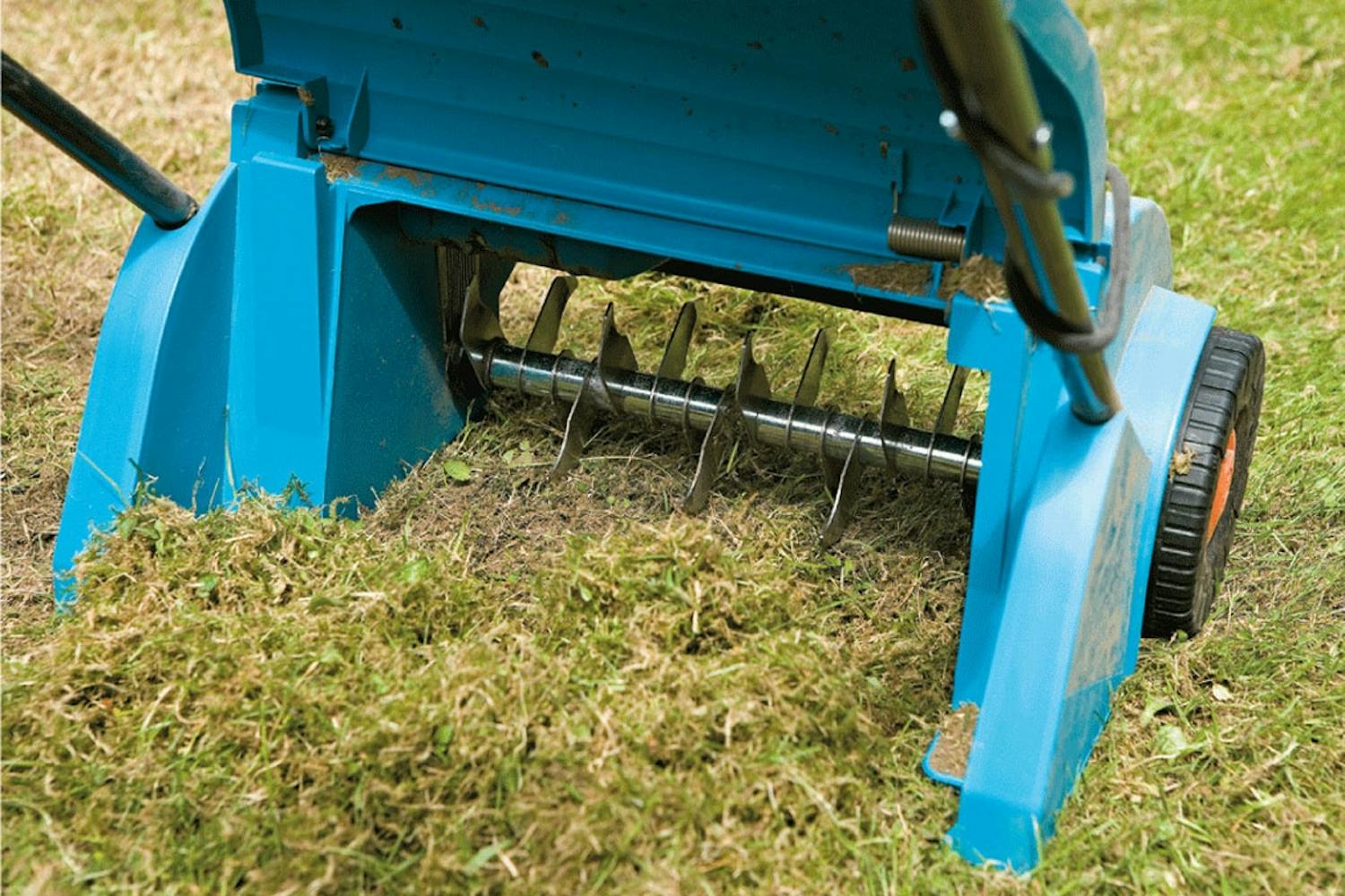 Vertikalskjærer til gressplenen Vertikalskjærer til gressplenen